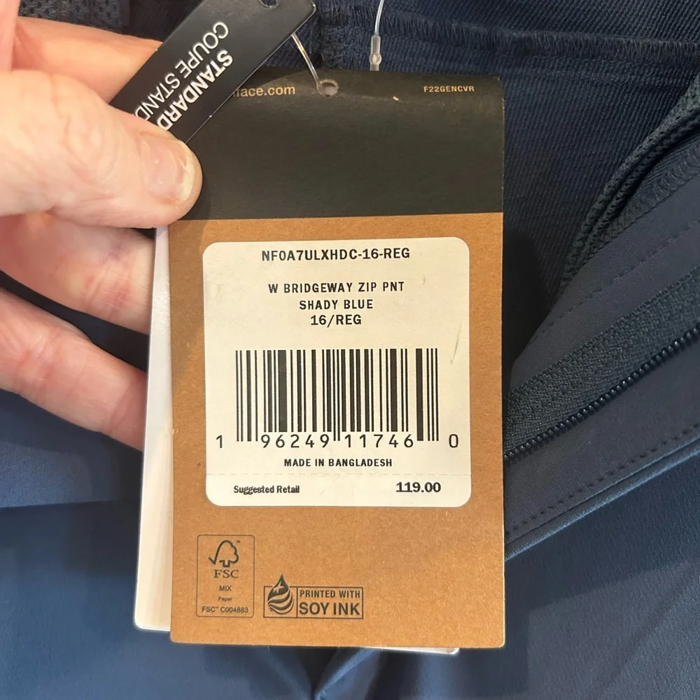 The North Face Women’s Bridgeway Zip-Off‎ Blue Pants Women’s Size 16